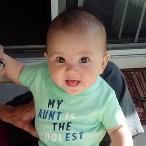 Meet your Posher, Laurie